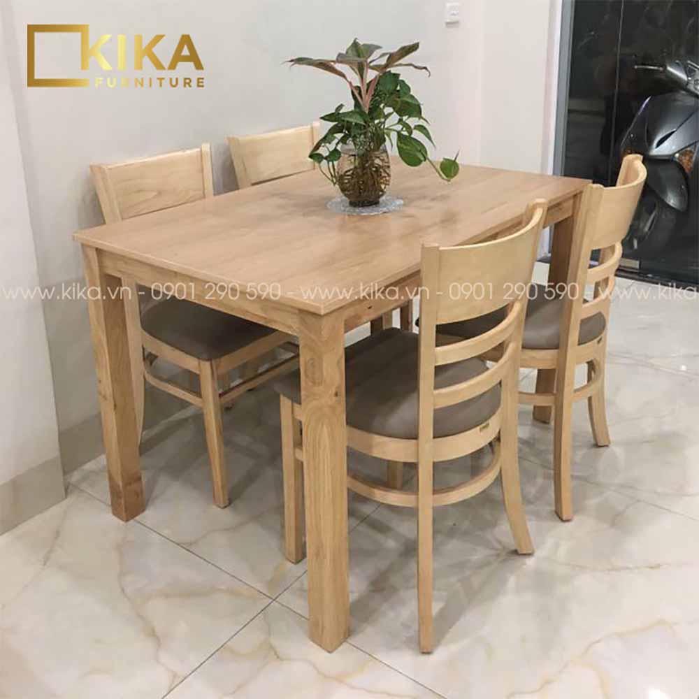 bộ bàn ăn 4 ghế được làm từ gỗ cao su bền đẹp và chắc chắn