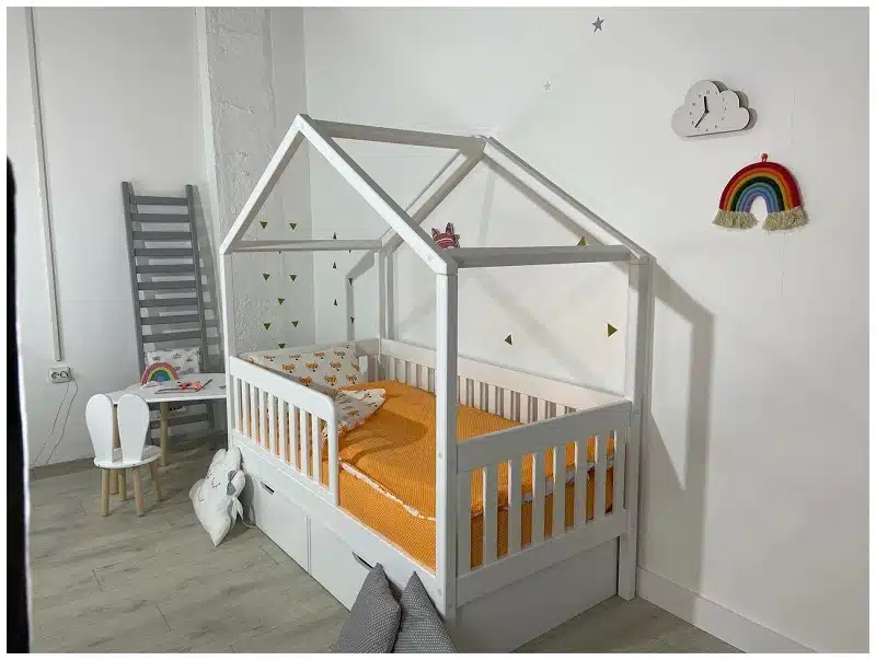 Giường cho bé sơ sinh hiện đại 